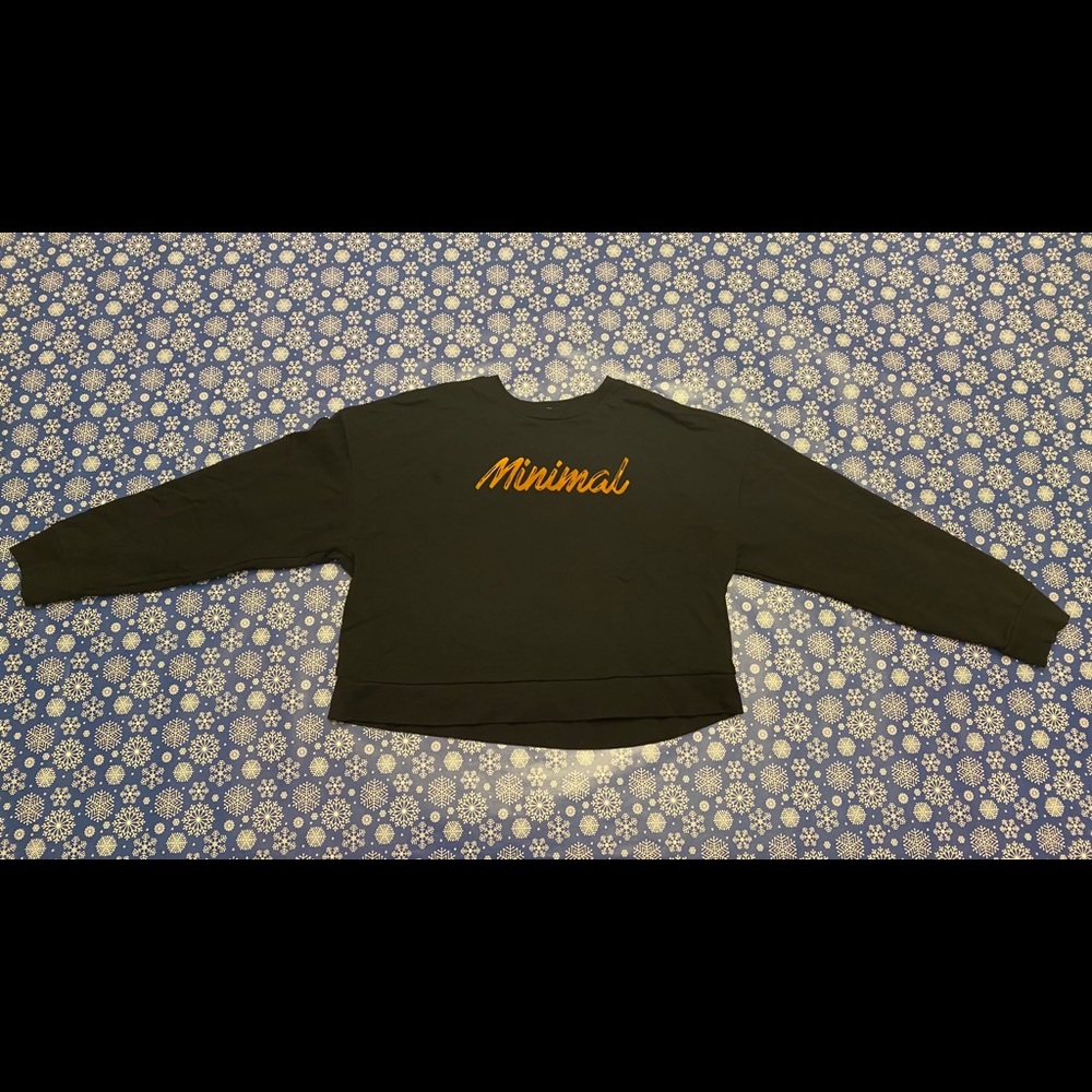 Black “minimal” cropped sweatshirt